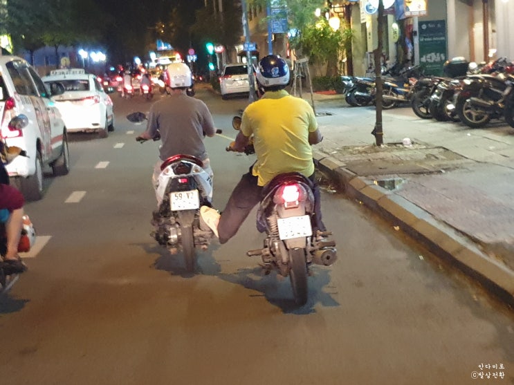 베트남 호치민 오토바이 에피소드! 도로에서 주유/ 고장나면?