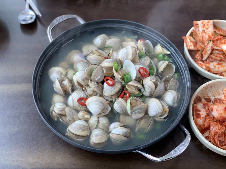  [청주] 양촌리 맛집/ ‘양촌리 29번지 동죽손칼국수’ 푸짐한 물총칼국수에 만두까지!