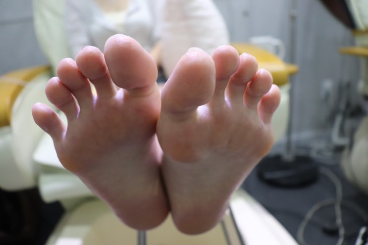  가로수길 네일샵 / 신사동 네일 포쉬네일 풋스파 각질관리로 아기발처럼 뽀송하게