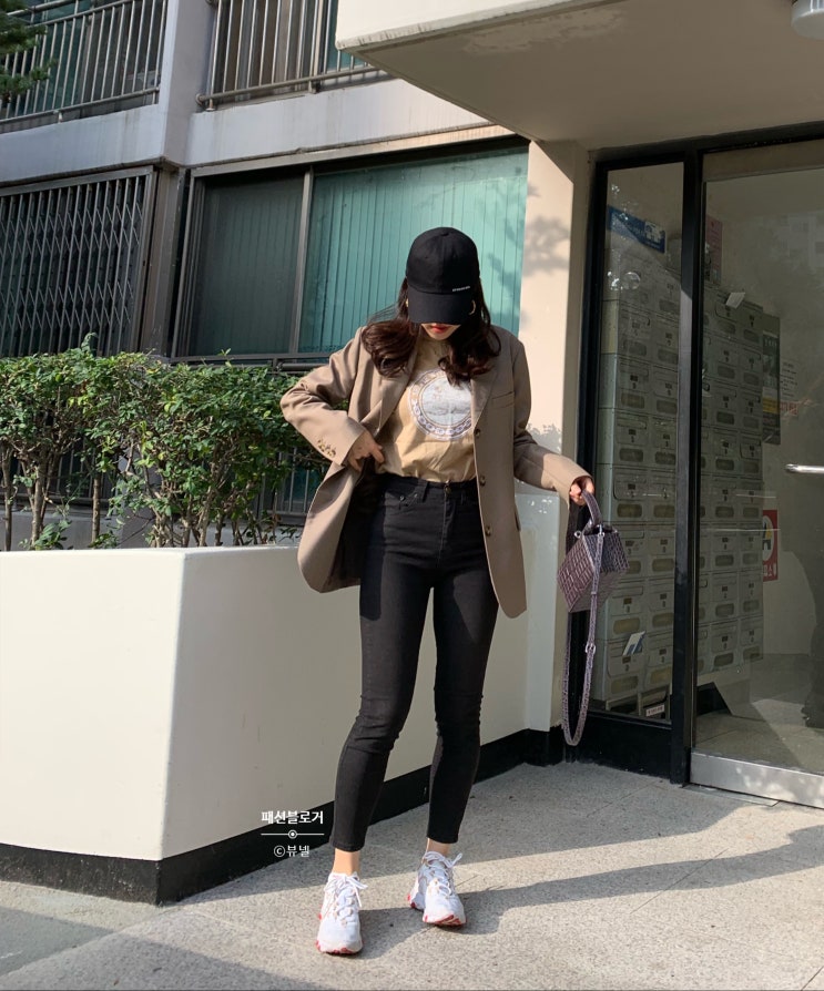  여자 자켓, 운동화 코디 가을에 어울리는 데일리룩!