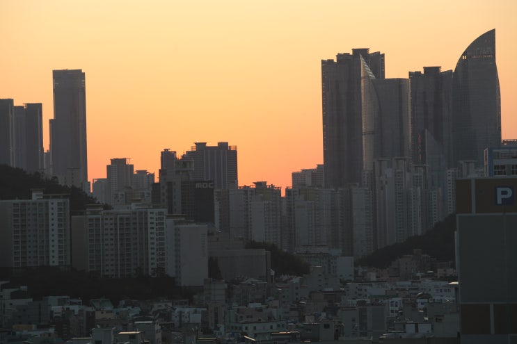  10월 첫주 주말의 아침이 밝았습니다.달려!
