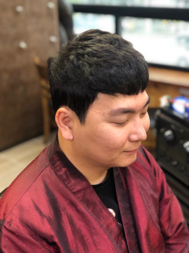  부평미용실::연우헤어 뜨는 직모머리 짧게 잘라 아이롱 다운펌 가능한가요?