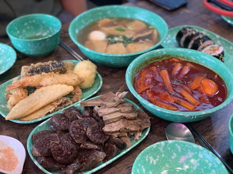  강남구청 떡볶이 맛집 챔피언떡볶이 >_<