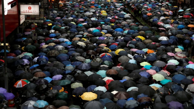 홍콩 시위, 복면 착용 금지! 사실상 계엄 긴급법이라고 하네요;;