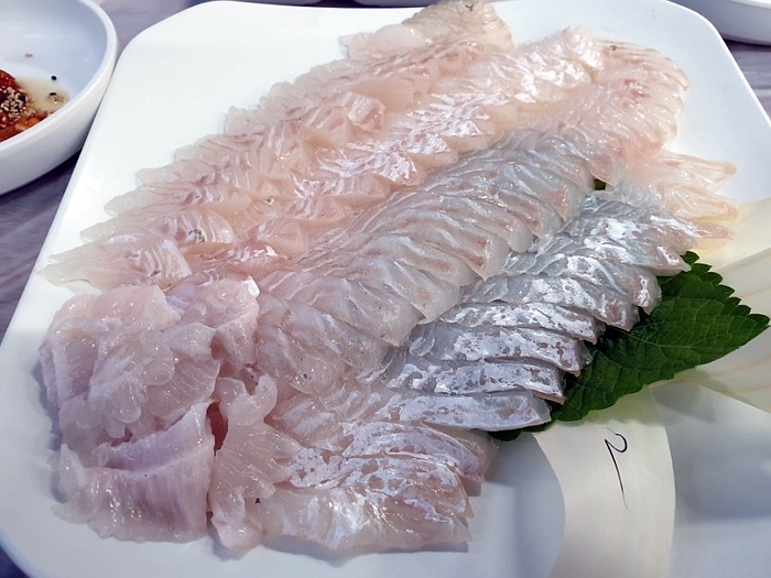  한진포구맛집 당진 횟집-해뜨는집에서 대하구이랑 광어먹방 데이트