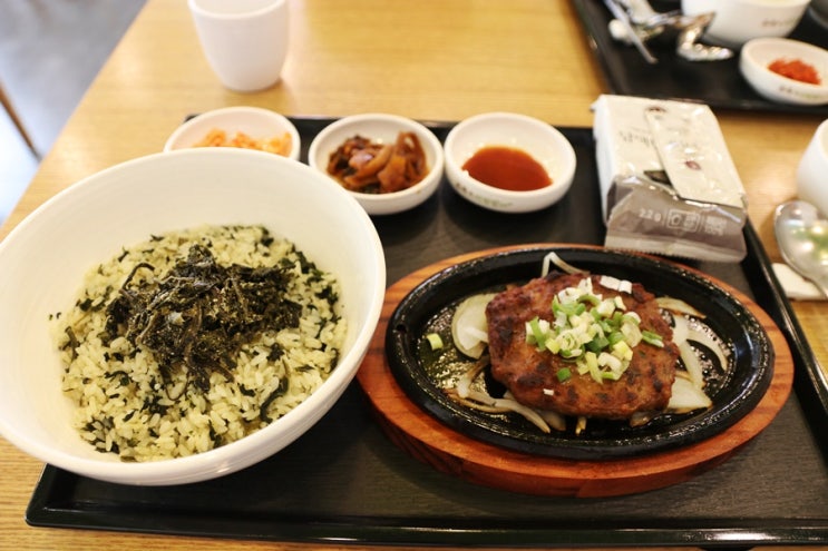  본죽&비빔밥 카페  가을 신 메뉴 곤드레 떡갈비 한 상  푸짐하네요~