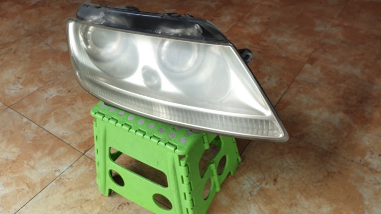  폭스바겐 헤드라이트복원  너무 누렇게 황변이 있어 복원 하게 됨   Headlight Restoration