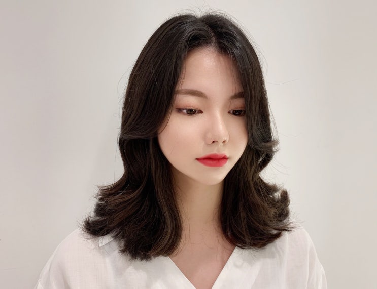  중간머리 빌드펌 청초한 분위기