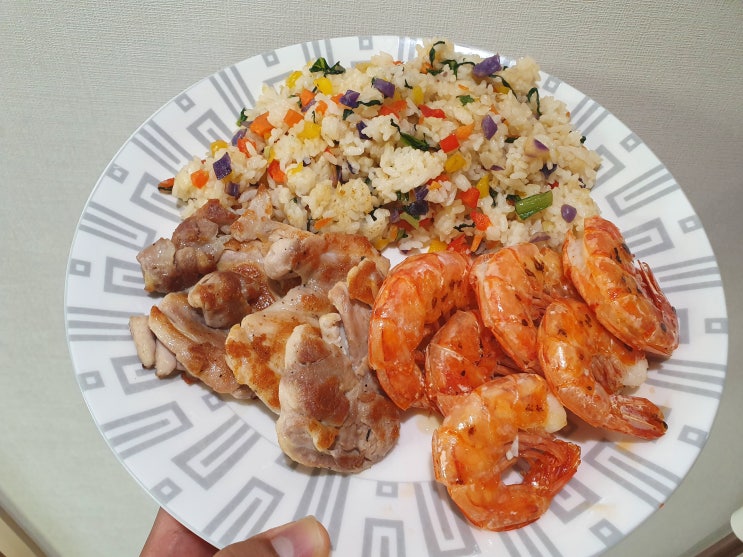  새우와 닭다리살 아보카도 오일로 맛있게 구웠어요~