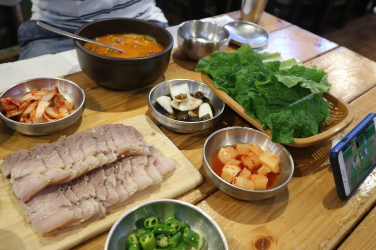 대구국밥맛집, 두류돼표국밥 에서 맛있는 수육에 국밥한끼~