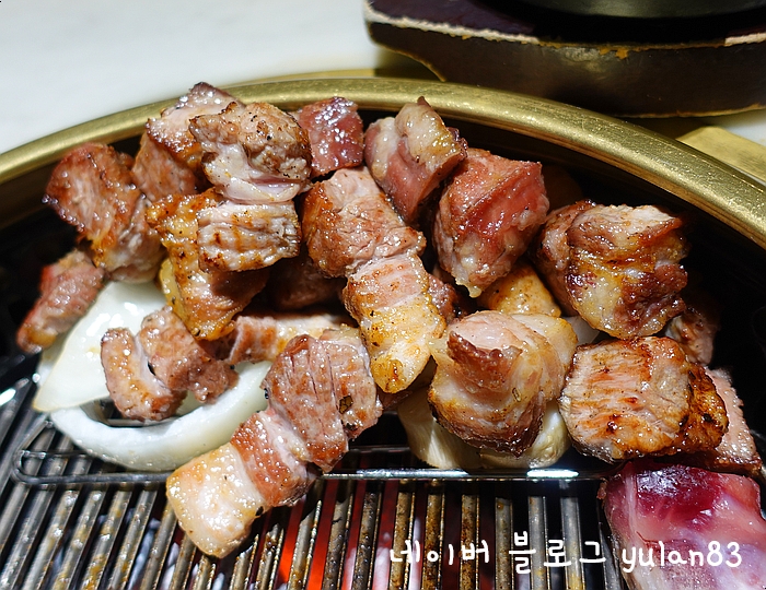  두툼해서 더 맛있는 선릉역 고기집 신도세기 선릉점, 맛도 잡고 분위기까지 잡은 곳!
