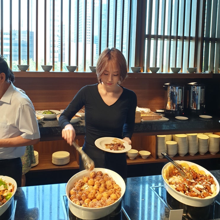  서울역웨딩홀 중구에 있는 아벤티움 뷔페까지 맛있다!