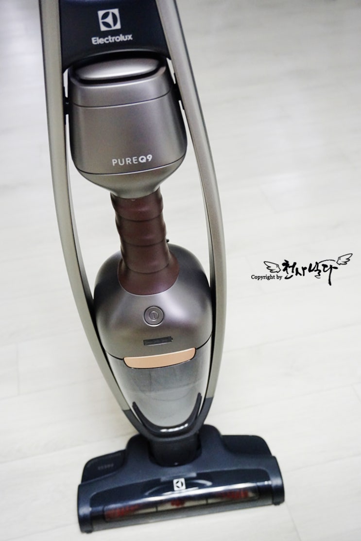  일렉트로룩스 퓨어 Q9 핸들링이 가벼운 무선청소기~!
