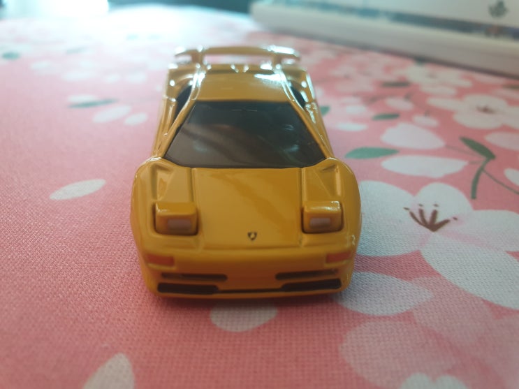 [토미카] 처음 사보는 1:62  프리미엄 Lamborghini Diablo SV