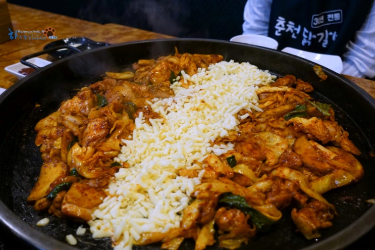  장안동 닭갈비 :: 장한평맛집 30년전통 춘천닭갈비 피자치즈에 찍어먹는 닭갈비