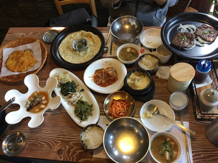  진주 금산 금호지 맛집, 장시 한우 떡갈비 한정식집