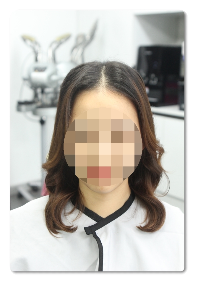  중단발 헤어스타일 바디펌 s컬 하려고 발산역에서 강서구 등촌동 미용실에 오셨네요.