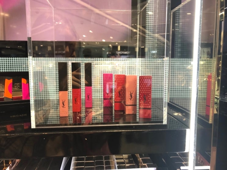  입생로랑(Yves Saint Laurent) 루쥬 쀠르 꾸뛰르 더 슬림 8호 / 콩트라리 푸시아 / 가을 웜톤 후기