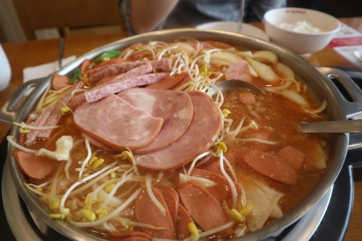  주엽동 맛집 : 시원하고 깔끔한 맛과 푸짐한 양은 덤이요~:) <박가 부대찌개>