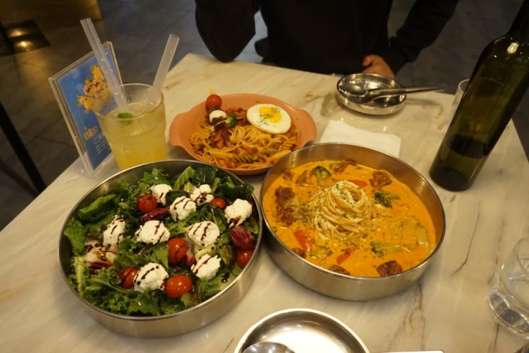  [종각 맛집] 종각 바비레드 :: 매콤한 크림소스의 갈비크림파스타 & 리코타치즈샐러드 & 귀요미 바비토마토파스타