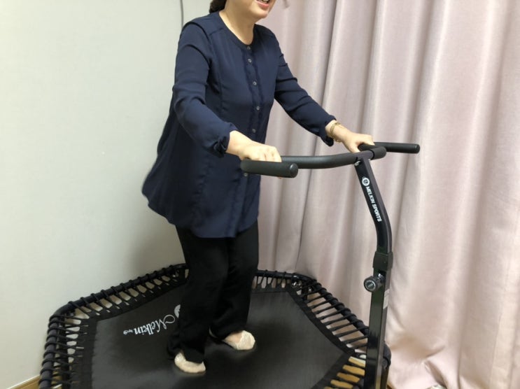  점핑트램폴린 온가족이 집에서 방방이 :)
