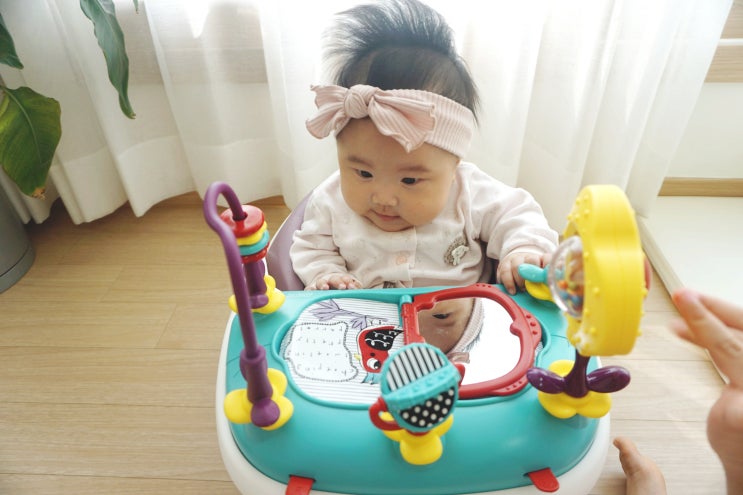  토이앤맘 전주에서 아기의자 스너그 준비했어요