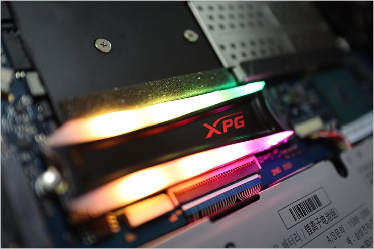 ADATA NVMe SSD 추천, 커스텀 RGB 조명까지!