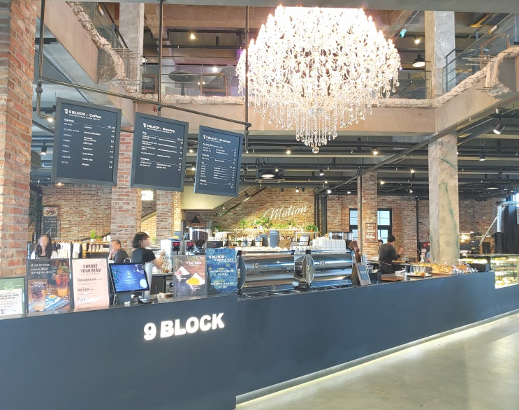 김포 카페, 복합 문화공간 나인블럭(9Block), 루트889(Route889), 아트 스페이스(Art Space) 커피와 브런치, 반 고흐 전시를 동시에 즐길 수 있는 곳