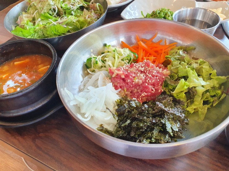  구미옥계 점심으로 산동한우직판장에서 꽃갈비살 육회비빔밥한끼