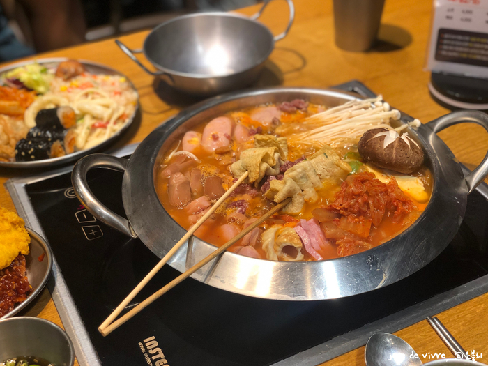  울산 삼산 부대찌개 맛집 샐러드바 포함된 밥집 만만