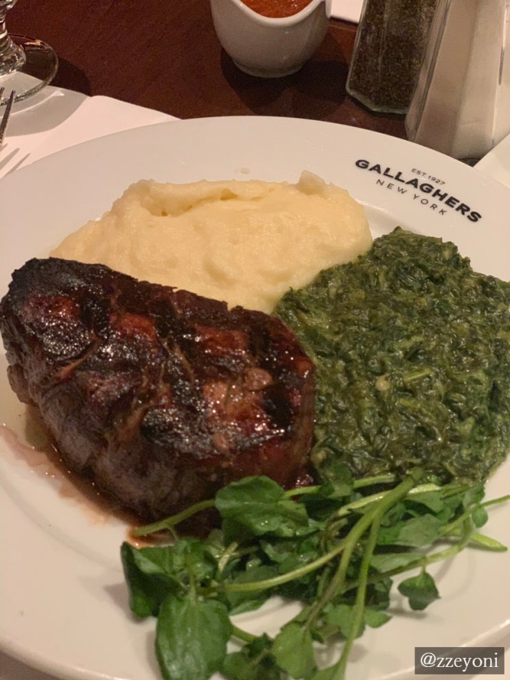  [뉴욕맨해튼맛집]가성비 내리는 현지인 스테이크맛집. 갤러거 스테이크하우스 (Gallagher Steakhouse)