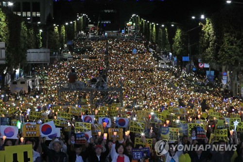 서초동서 '검찰개혁' 대규모 촛불…광주·부산서도 집회