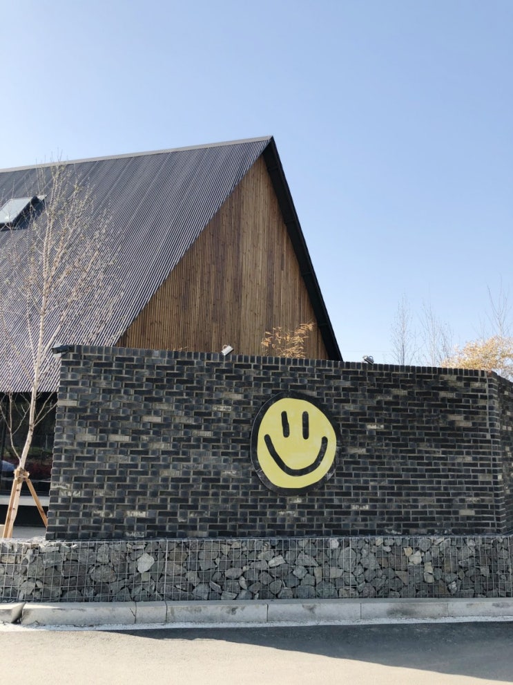  파주 월롱역 카페, '폴콘 베이커리' (vollkorn bakery cafe), 테라스와 분위기 좋은 대형카페