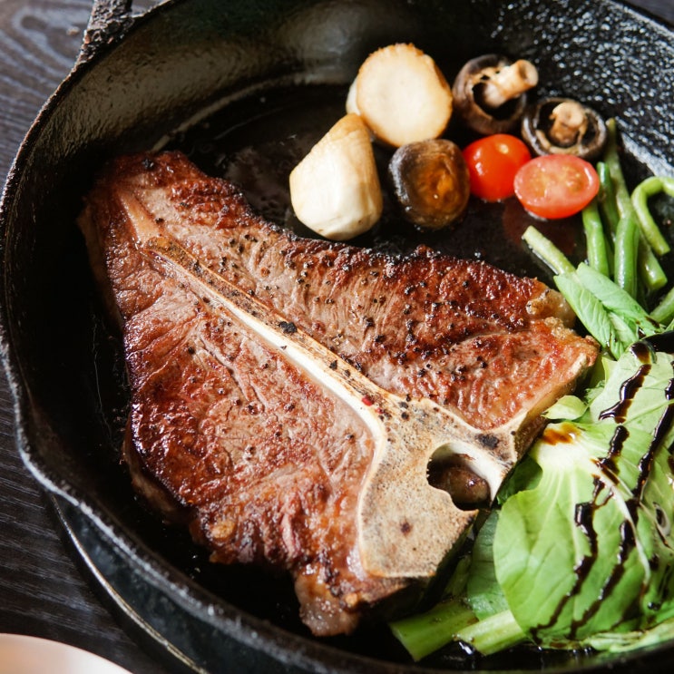  티본스테이크 맛집 / 가로수길, 신사동 : 스킬렛스테이크하우스