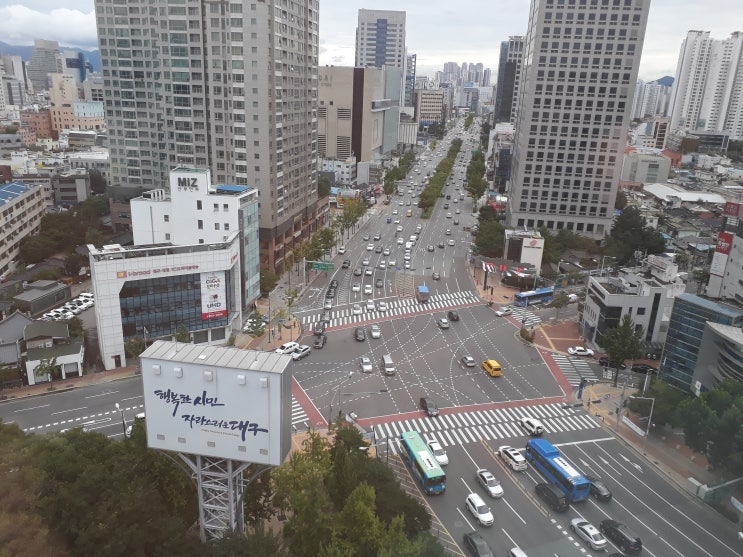  대구 계산오거리 위에서 내려다보니 멋지네요.