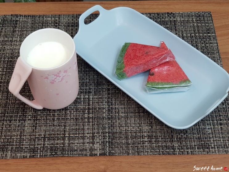  떡케이크 전문점 잇트플라워 수박설기 맛있다