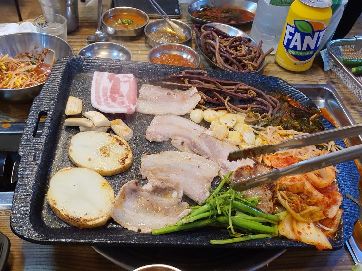 마포 냉삼 맛집 마포구이마당! 미나리와 고사리는 필수!