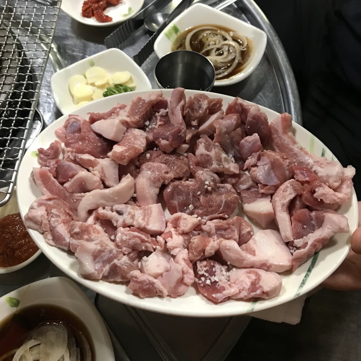  대구 대곡동 맛집  꿀돼지 뒷고기 쫄깃 맛있어