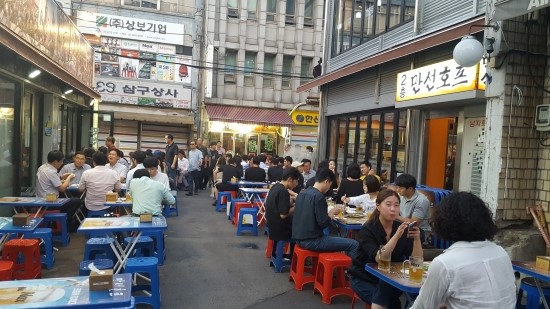 힙지로 만선호프의 노가리와 마늘치킨 힙지로 만선호프의 노가리와 마늘치킨