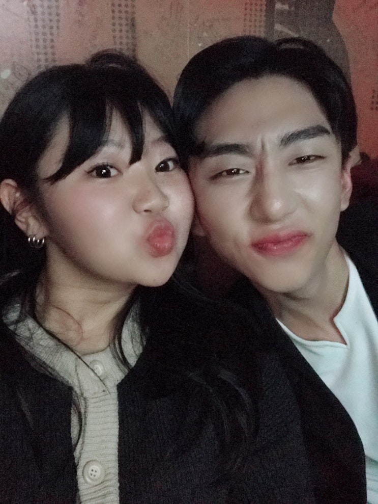 [커플N스토리]"바나나 먹으면 나한테 반하나?"편의점 알바- 손님에서 커플로~