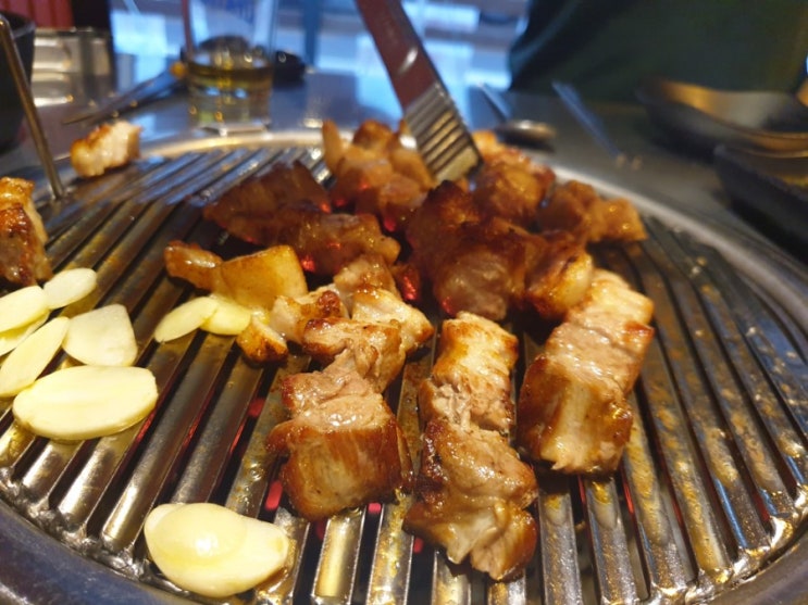  잠실새내역맛집 연탄으로 구운 야들야들한 생삼겹살을 먹을 수 있는 잠실삼겹살연탄부락!