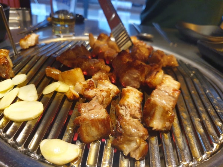 잠실새내역맛집 연탄으로 구운 야들야들한 생삼겹살을 먹을 수 있는 잠실삼겹살연탄부락!