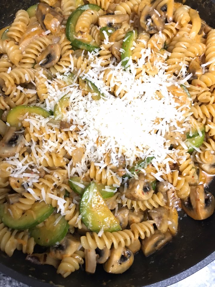  Fusilli Vegetables Cream Pasta