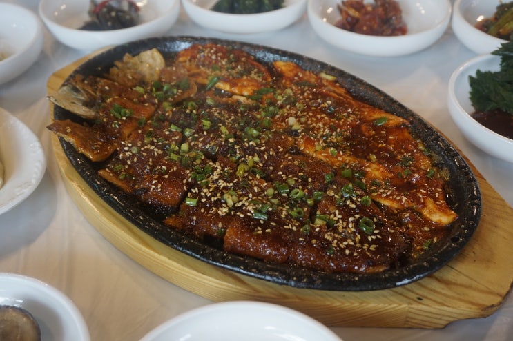  맛은 물론 위생적인 속초 황태구이