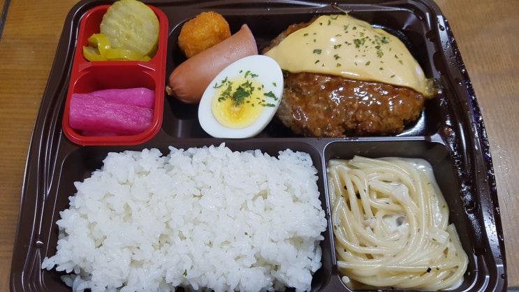  편의점 도시락 전성시대 "육즙만수르 비프함박" 한끼 해결