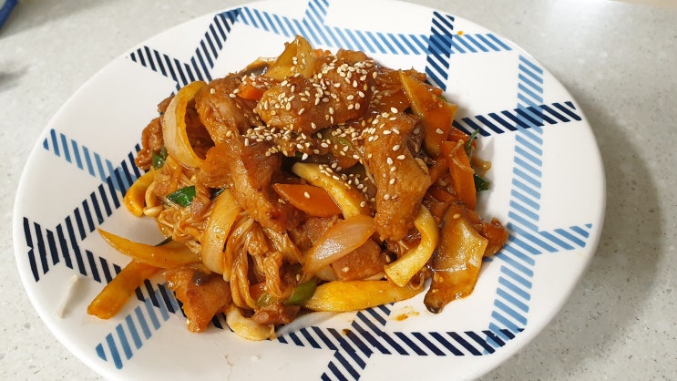  저녁 메인요리는 고추장불고기 인기만점