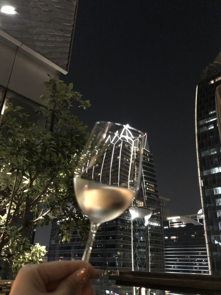  방콕 여행 3 ( 파크하얏트방콕 수영장 , 풀사이드바 , 룸서비스 , 방콕 맛집 스리트랏 미슐랭 , 스타벅스 , 탄 스파 마사지 , 엠포리움백화점 , 카오산로드 , 호텔 로비 바)