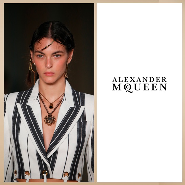 알렉산더 맥퀸 가방 트렌드잇템 : Alexander McQueen SS20 컬렉션 파리 패션위크