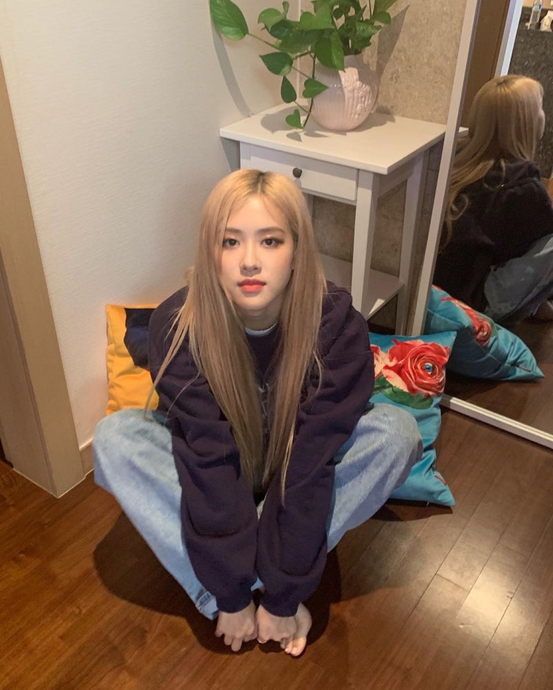BLACKPINK Rosé Instagram Update: 2019.10.07