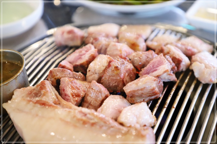  제주 올레길 맛집 빠질 수 없는 돈고팡!